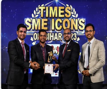 Award ceremony — team with trophy